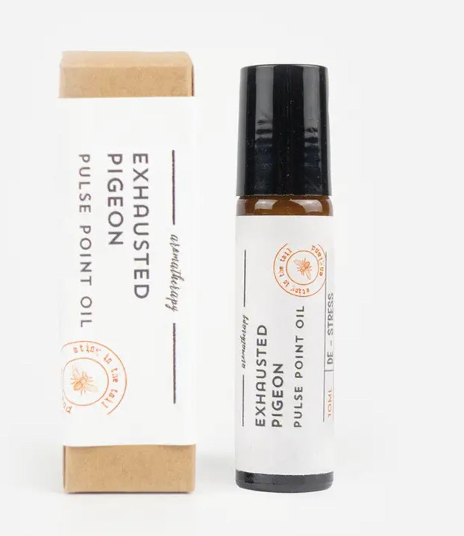THE THOROUGHBRED GIFT BOX - Wellness Hamper with Medicine bag, Scented Candle, Calming Tea & Aromatherapy Pulse Point Oil