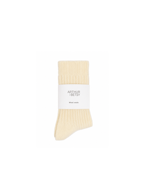 THE PALOMINO PAMPER GIFT BOX - LUXURY GIFT BOX WITH NOTEBOOK, TEA, SKINCARE, ALPACA WOOL SOCKS AND PEONY SCENTED CANDLE